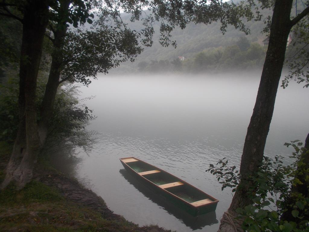 ホテル Camping Drina フォチャ エクステリア 写真